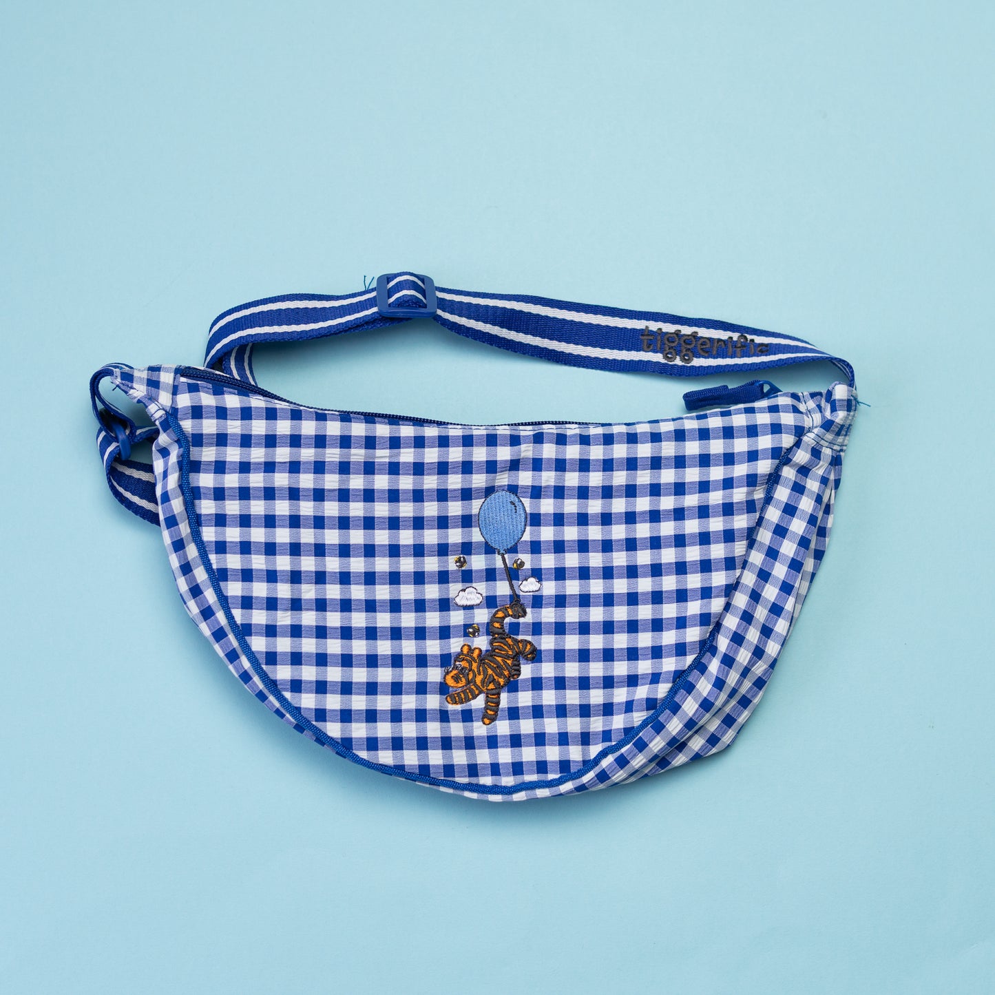Tigger Tiggerific Gingham Sling Bag